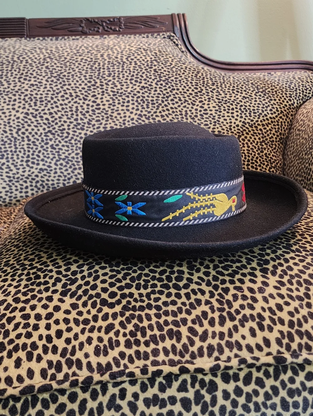 N/A black wool